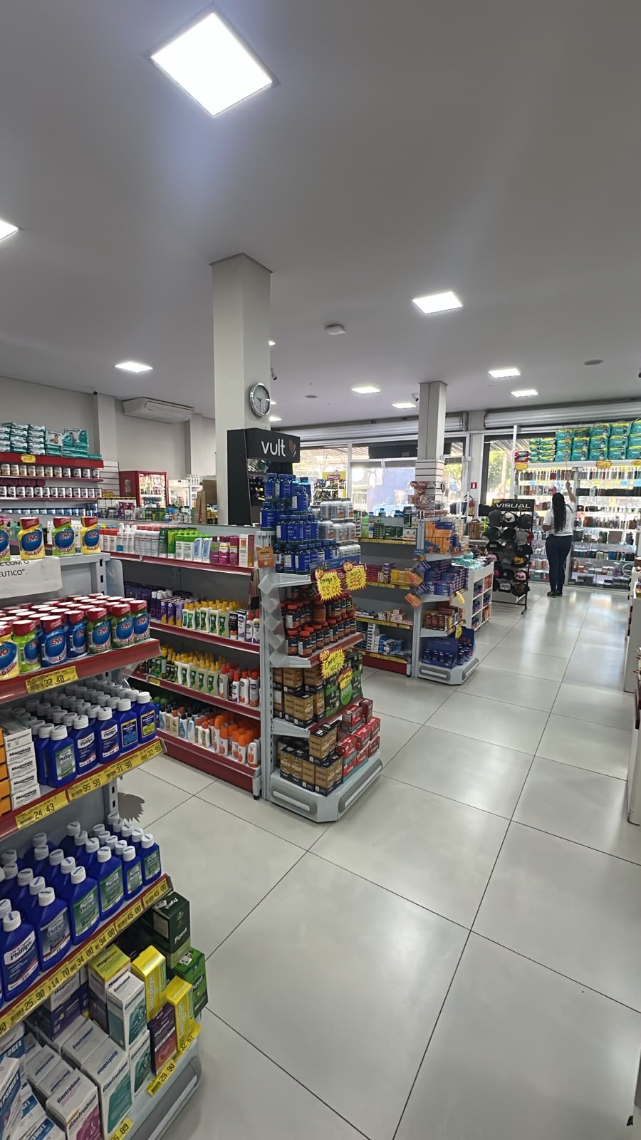 Gôndolas de medicamentos